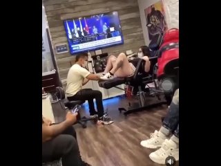 squirt on the tattoo artist / orgasm during tattooing